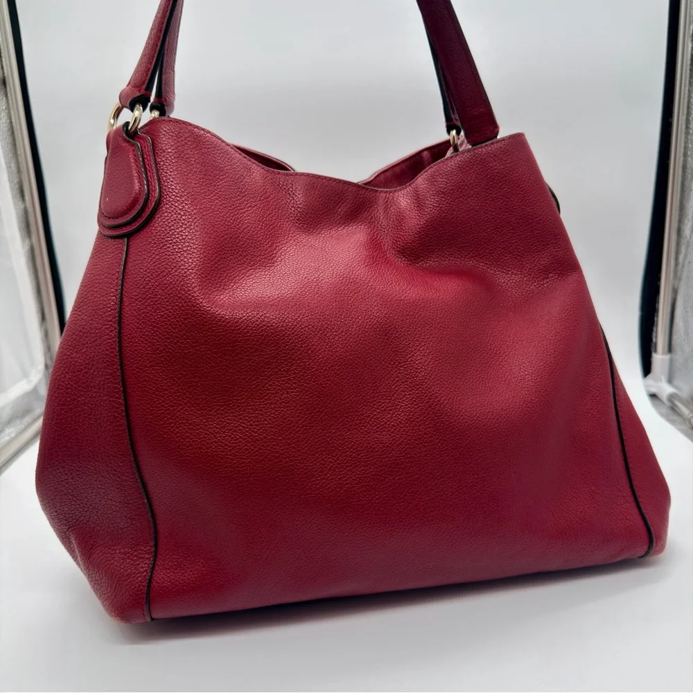 Coach Burgundy pebble Leather Hobo shoulder bag 10x12 gold‎ tone hardware.